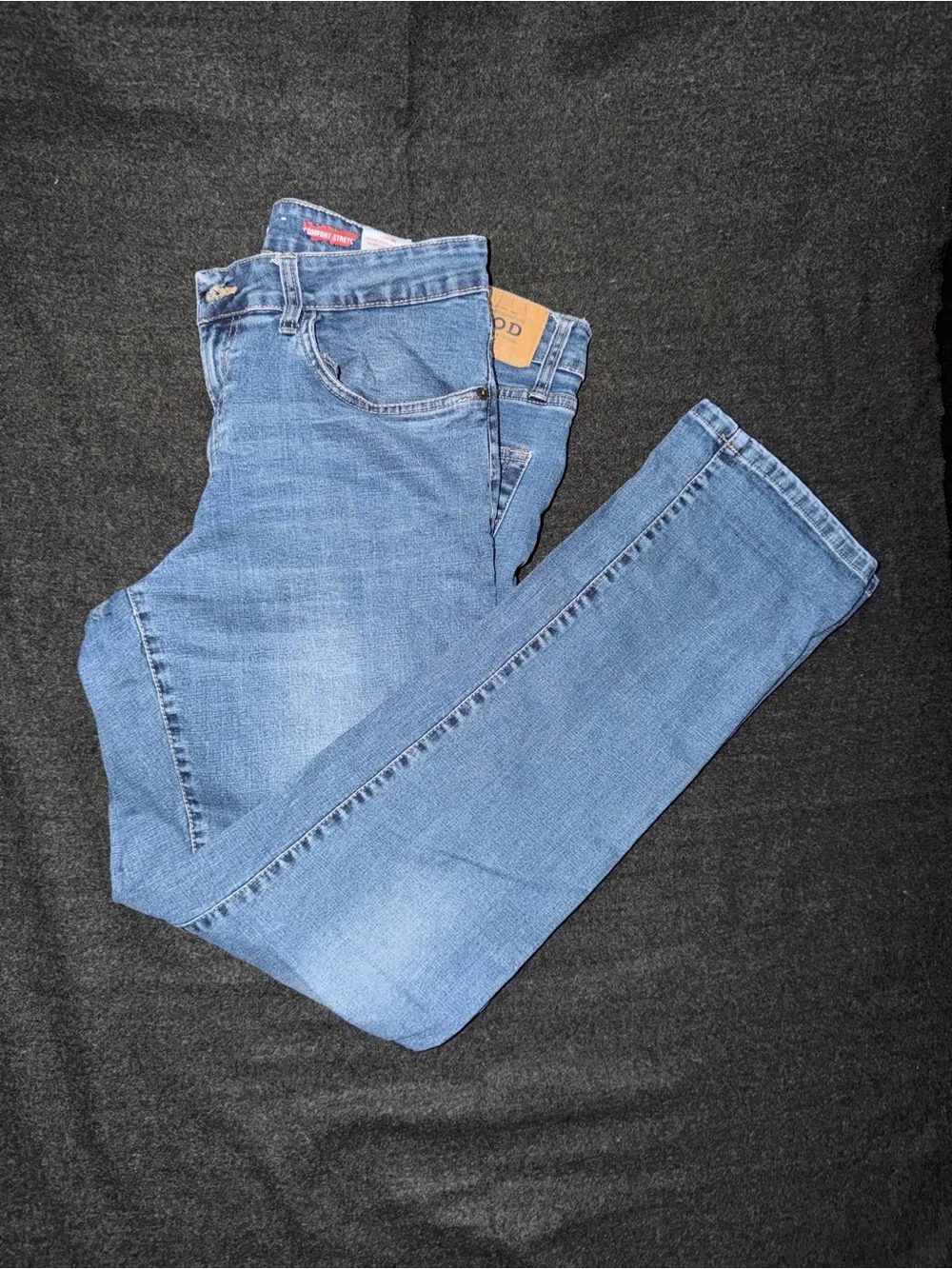 Izod Slim Straight Men's Jeans in Light Blue Denim